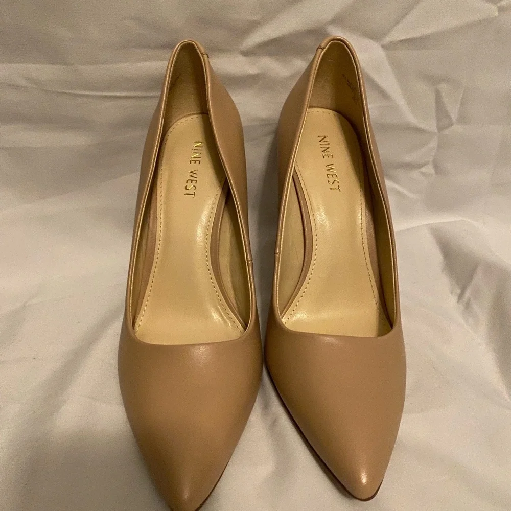 NINE WEST PUMPS cream/nude SIZE 7 - Picture 4 of 9